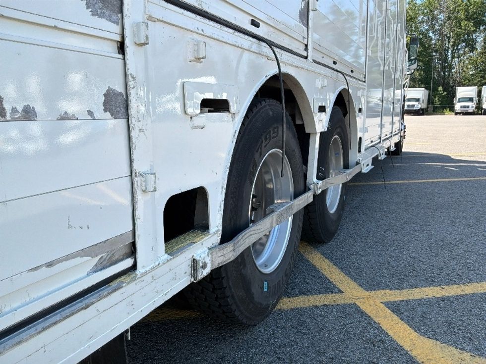 Beverage Truck-Light and Medium Duty Trucks-Freightliner-2020-M2-Ste-Foy-PQ-188,265\n\t\tkm-$ 91,500 - Image 14
