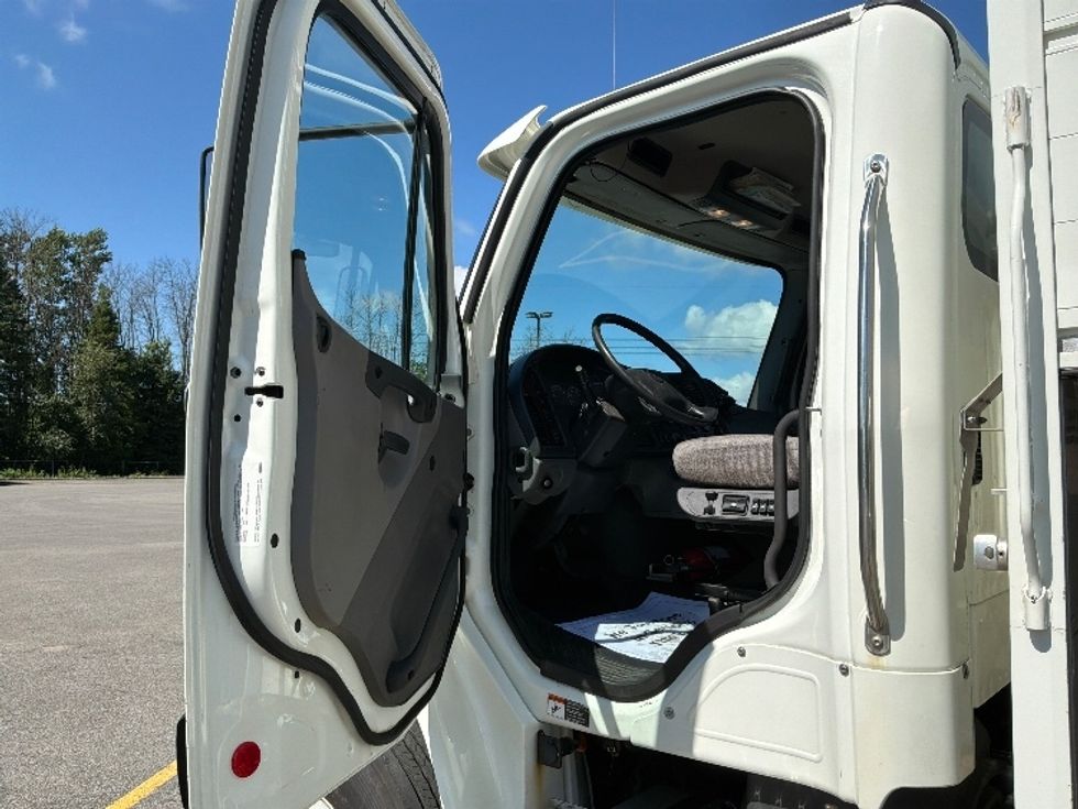 Beverage Truck-Light and Medium Duty Trucks-Freightliner-2020-M2-Ste-Foy-PQ-188,265\n\t\tkm-$ 91,500 - Image 16