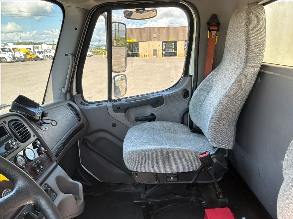 Beverage Truck-Light and Medium Duty Trucks-Freightliner-2020-M2-Ste-Foy-PQ-188,265\n\t\tkm-$ 91,500 - Image 19