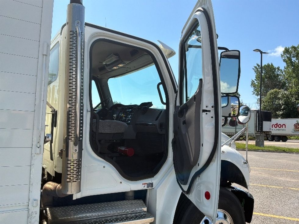 Beverage Truck-Light and Medium Duty Trucks-Freightliner-2020-M2-Ste-Foy-PQ-188,265\n\t\tkm-$ 91,500 - Image 20