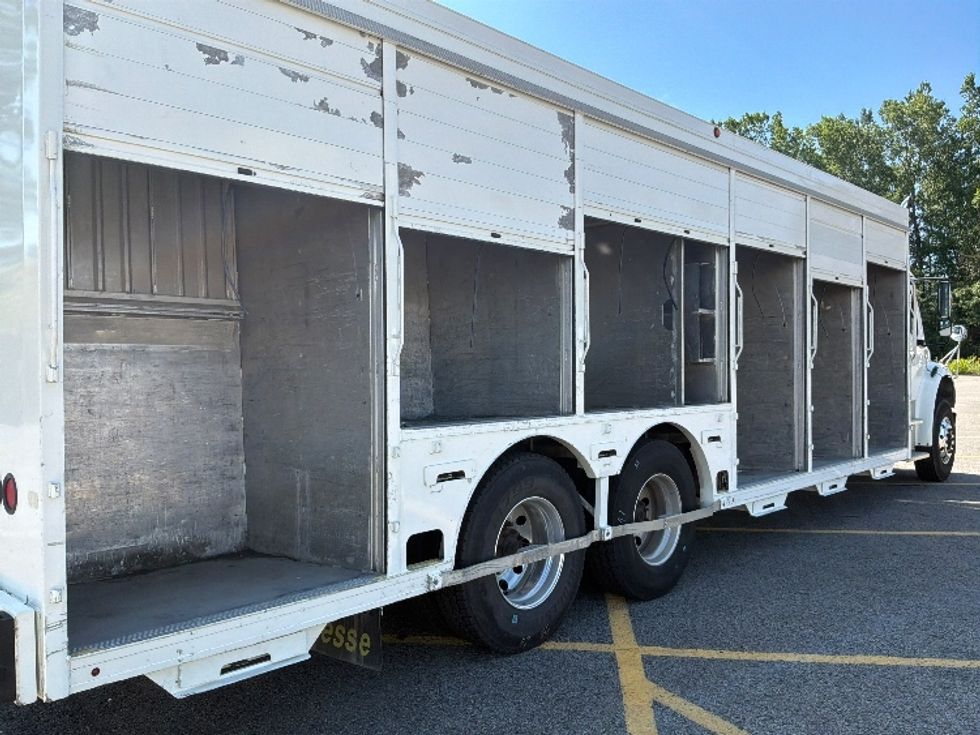 Beverage Truck-Light and Medium Duty Trucks-Freightliner-2020-M2-Ste-Foy-PQ-188,265\n\t\tkm-$ 91,500 - Image 8