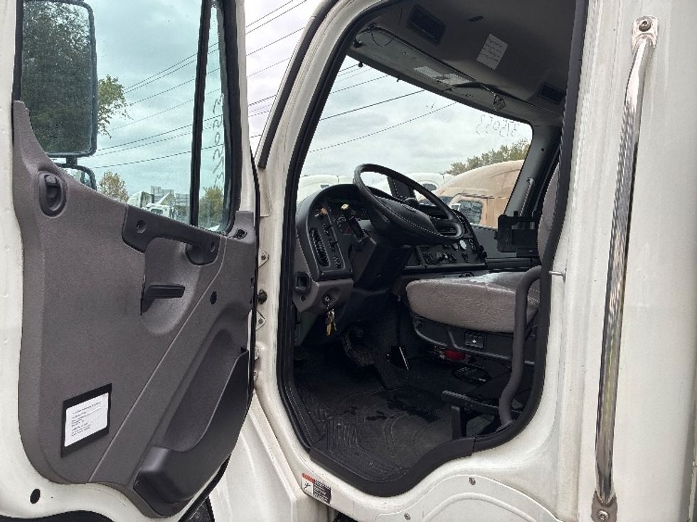 Beverage Truck-Light and Medium Duty Trucks-Freightliner-2021-M2-Knoxville-TN-158,168\n\t\tmiles-$ 51,500 - Image 16