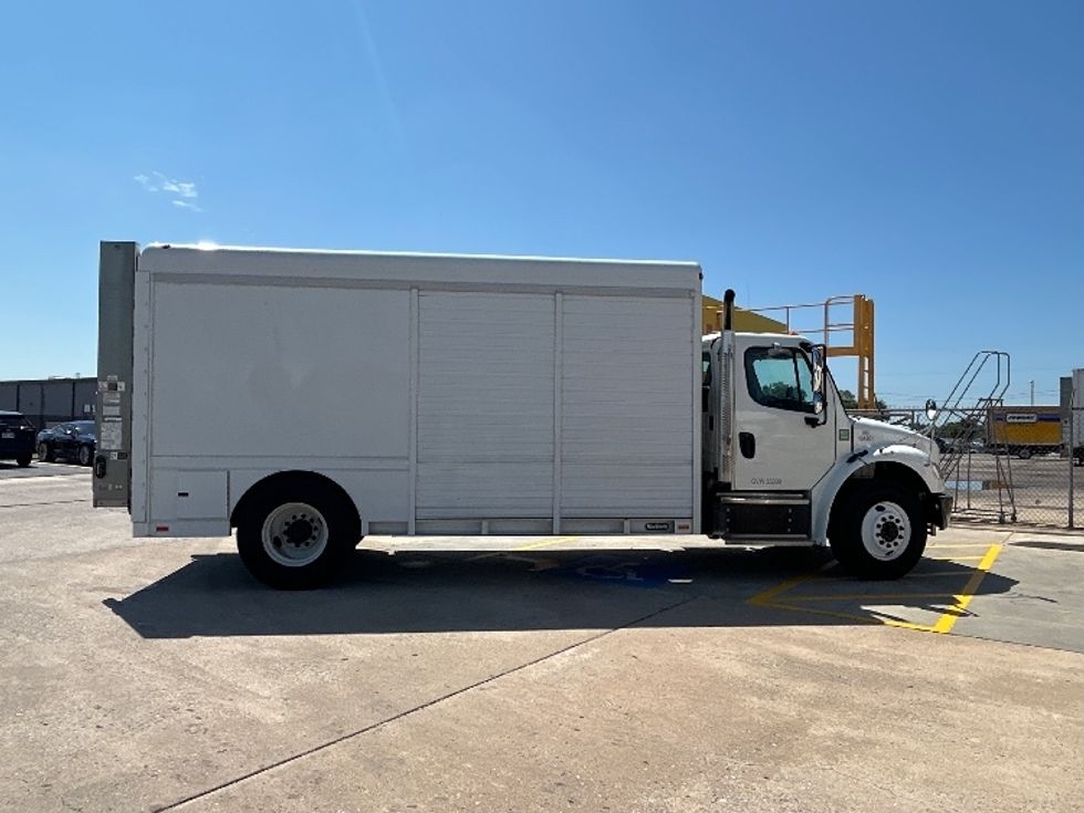 Beverage Truck-Light and Medium Duty Trucks-Freightliner-2022-M2-Dallas-TX-223,192\n\t\tmiles-$ 44,000 - Image 15