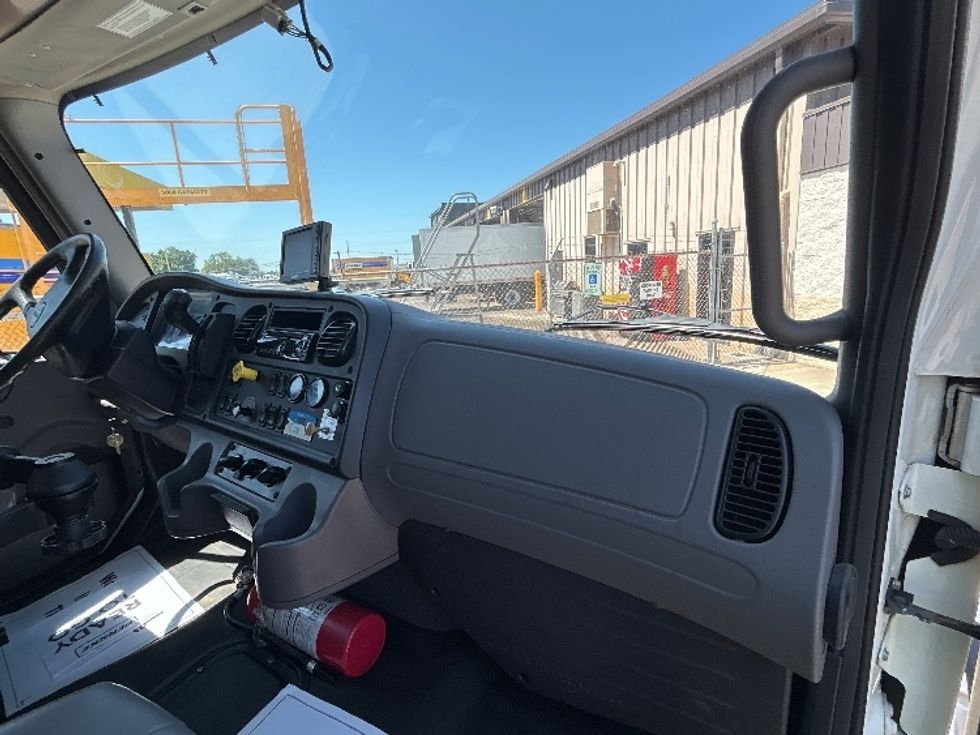 Beverage Truck-Light and Medium Duty Trucks-Freightliner-2022-M2-Dallas-TX-223,192\n\t\tmiles-$ 44,000 - Image 21