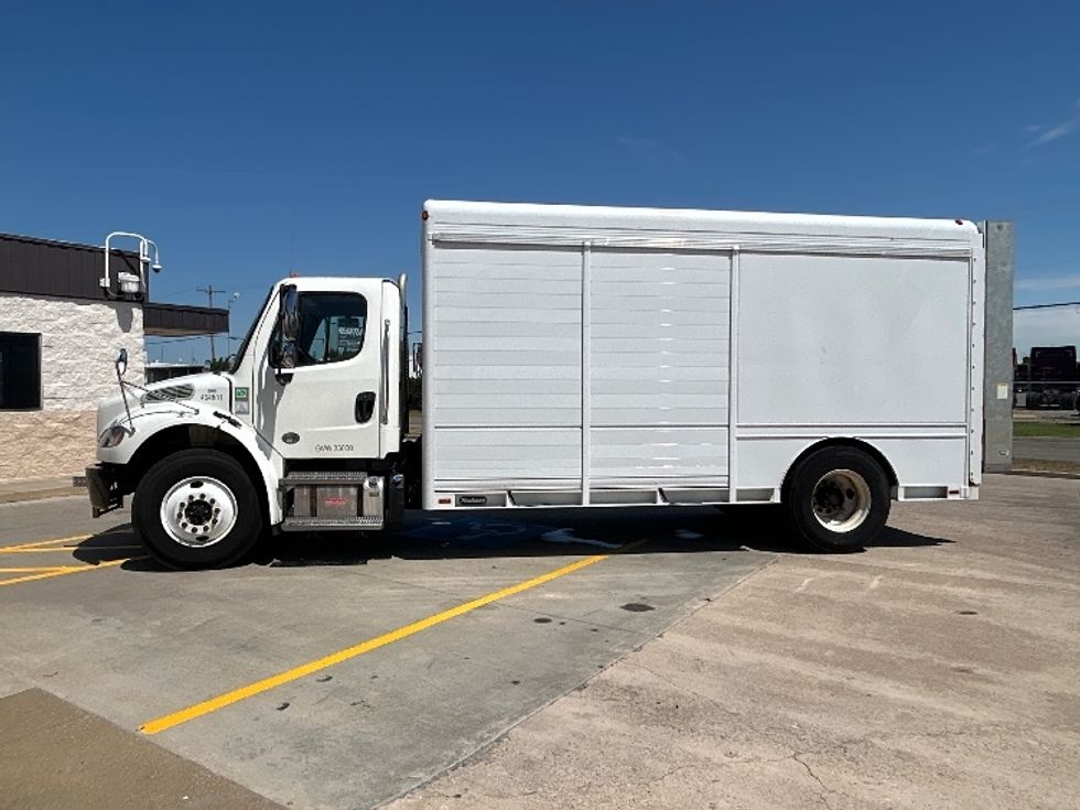 Beverage Truck-Light and Medium Duty Trucks-Freightliner-2022-M2-Dallas-TX-223,192\n\t\tmiles-$ 44,000 - Image 4