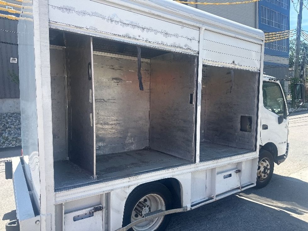 Beverage Truck-Light and Medium Duty Trucks-Hino-2019-195-Elmsford-NY-94,809\n\t\tmiles-$ 37,750 - Image 10