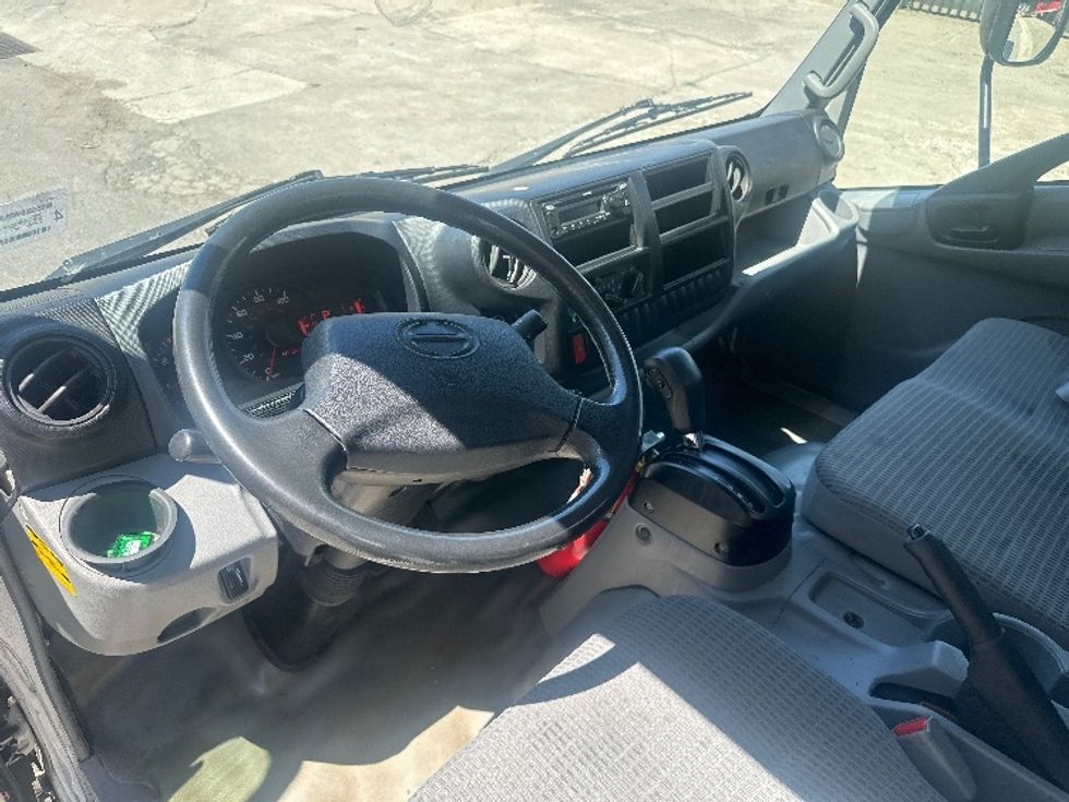 Beverage Truck-Light and Medium Duty Trucks-Hino-2019-195-Elmsford-NY-94,809\n\t\tmiles-$ 37,750 - Image 15