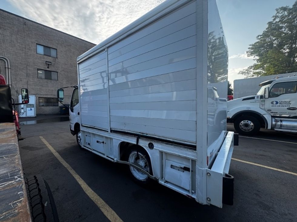 Beverage Truck-Light and Medium Duty Trucks-Hino-2019-195-Elmsford-NY-94,809\n\t\tmiles-$ 37,750 - Image 5