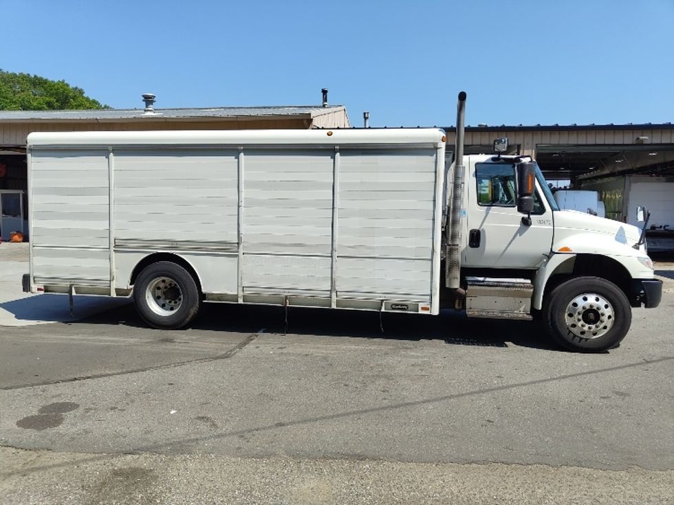 Beverage Truck-Light and Medium Duty Trucks-International-2018-4300-Edison-NJ-200,300\n\t\tmiles-$ 31,250 - Image 12