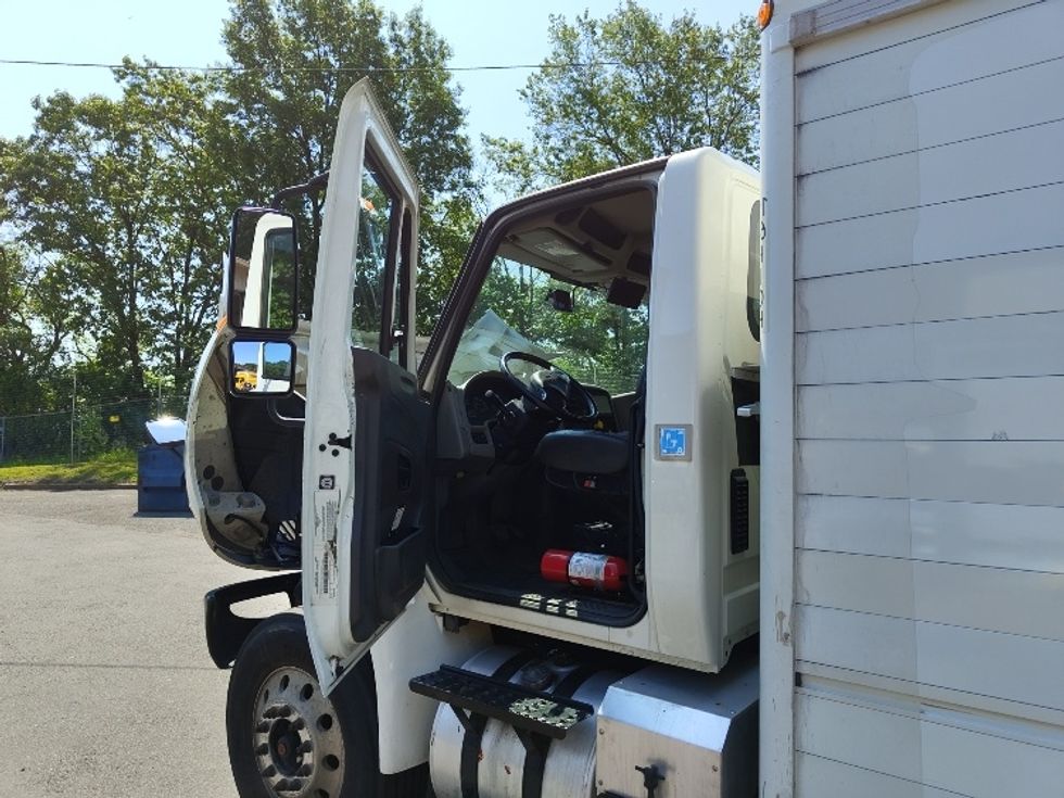 Beverage Truck-Light and Medium Duty Trucks-International-2018-4300-Edison-NJ-200,300\n\t\tmiles-$ 31,250 - Image 13