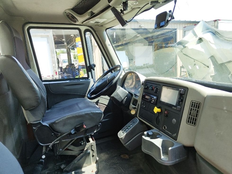 Beverage Truck-Light and Medium Duty Trucks-International-2018-4300-Edison-NJ-200,300\n\t\tmiles-$ 31,250 - Image 19