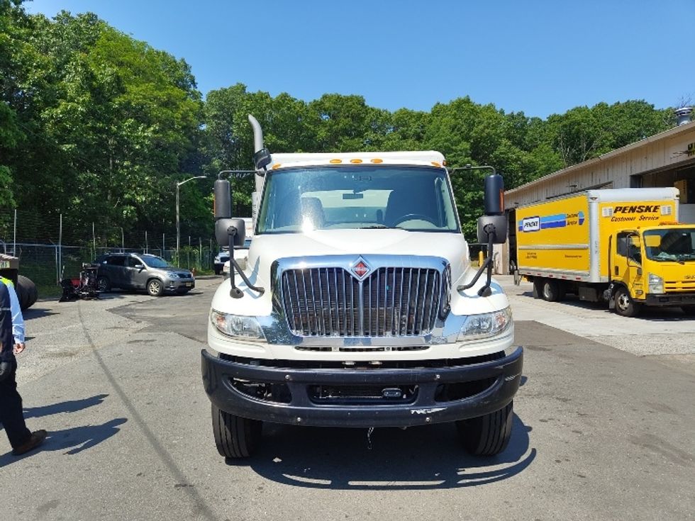 Beverage Truck-Light and Medium Duty Trucks-International-2018-4300-Edison-NJ-200,300\n\t\tmiles-$ 31,250 - Image 2