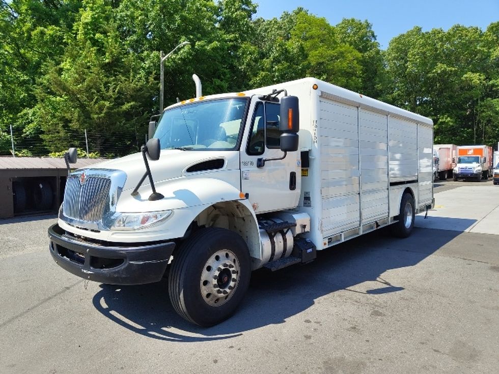 Beverage Truck-Light and Medium Duty Trucks-International-2018-4300-Edison-NJ-200,300\n\t\tmiles-$ 31,250 - Image 3