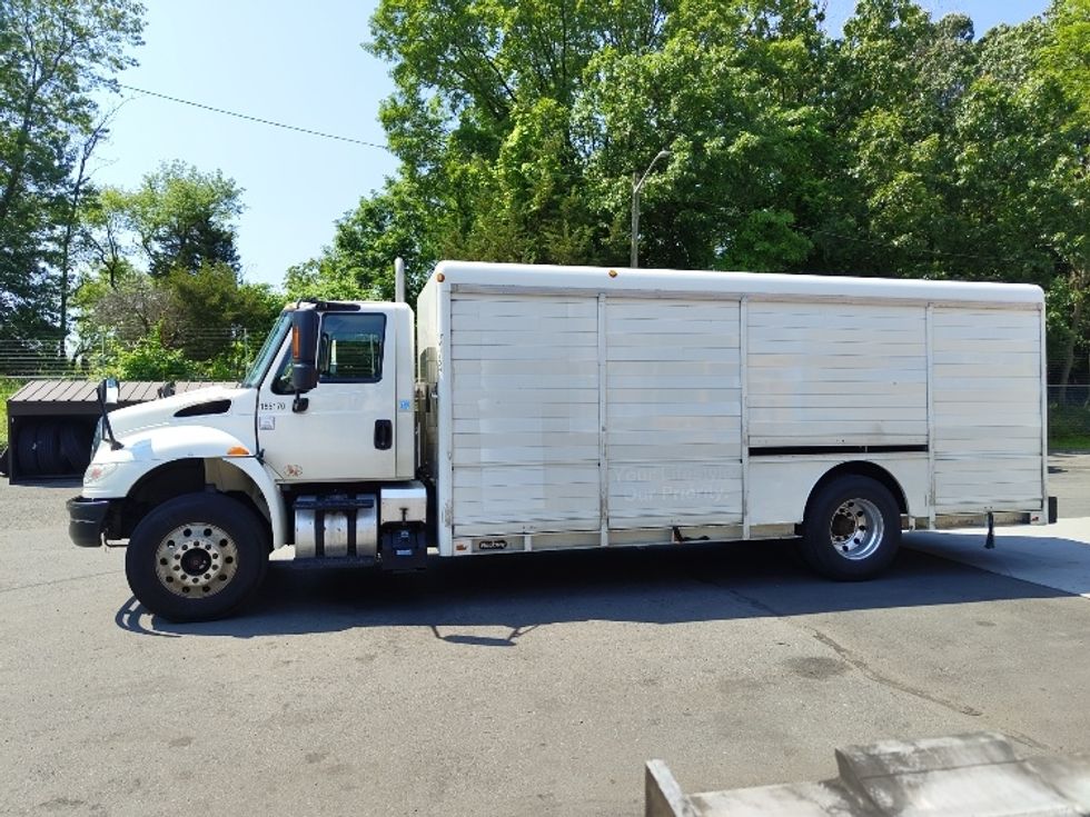 Beverage Truck-Light and Medium Duty Trucks-International-2018-4300-Edison-NJ-200,300\n\t\tmiles-$ 31,250 - Image 4