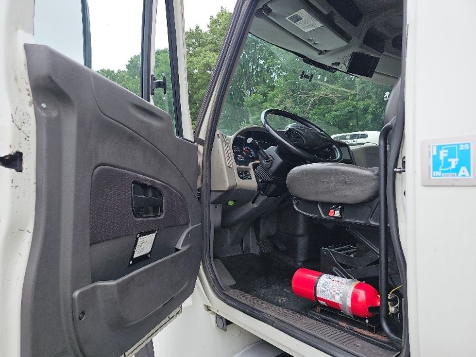 Beverage Truck-Light and Medium Duty Trucks-International-2018-4300-Edison-NJ-200,302\n\t\tmiles-$ 26,750 - Image 11