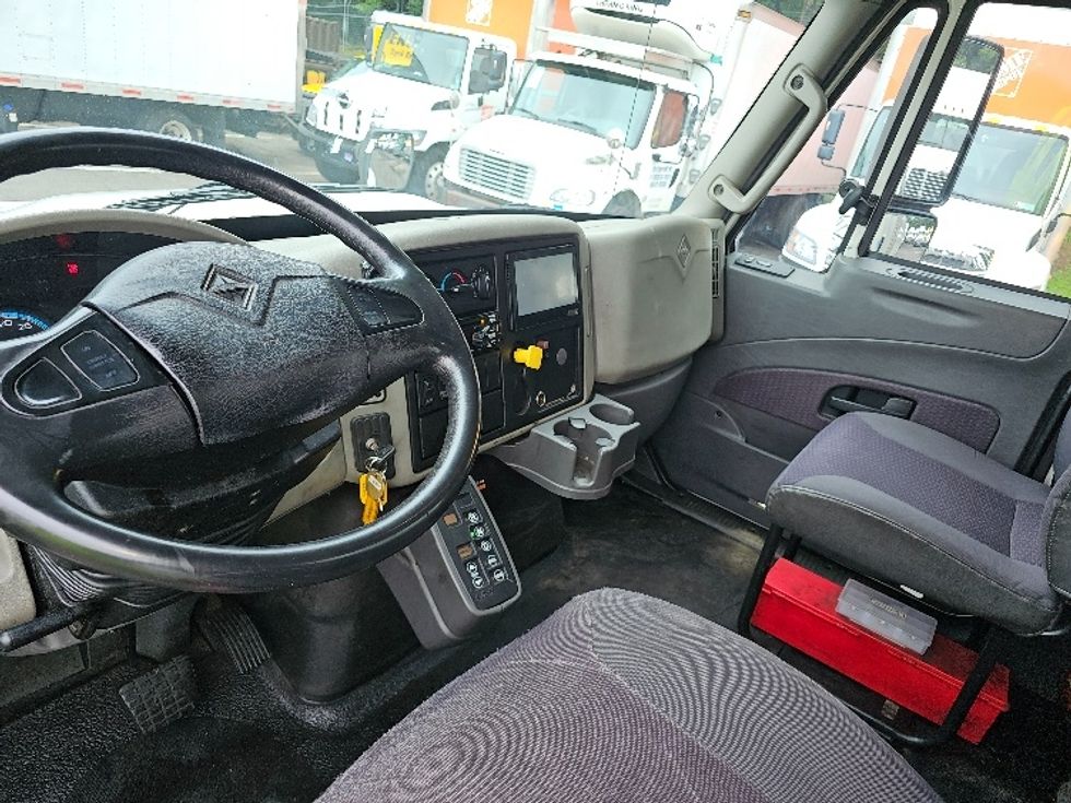 Beverage Truck-Light and Medium Duty Trucks-International-2018-4300-Edison-NJ-200,302\n\t\tmiles-$ 26,750 - Image 13