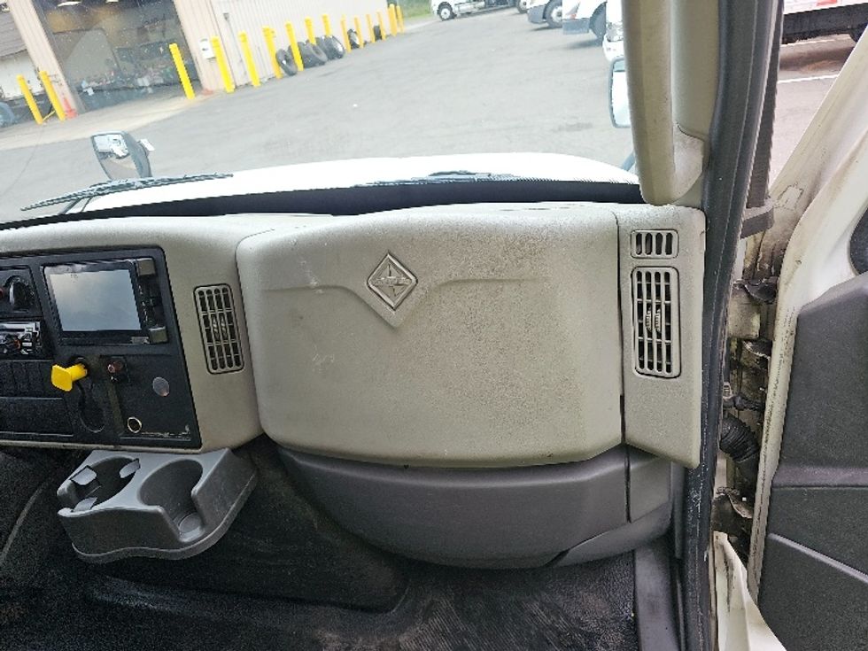 Beverage Truck-Light and Medium Duty Trucks-International-2018-4300-Edison-NJ-200,302\n\t\tmiles-$ 26,750 - Image 17