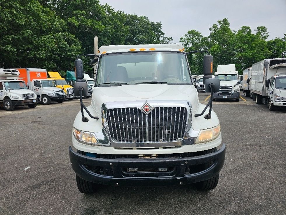 Beverage Truck-Light and Medium Duty Trucks-International-2018-4300-Edison-NJ-200,302\n\t\tmiles-$ 26,750 - Image 2
