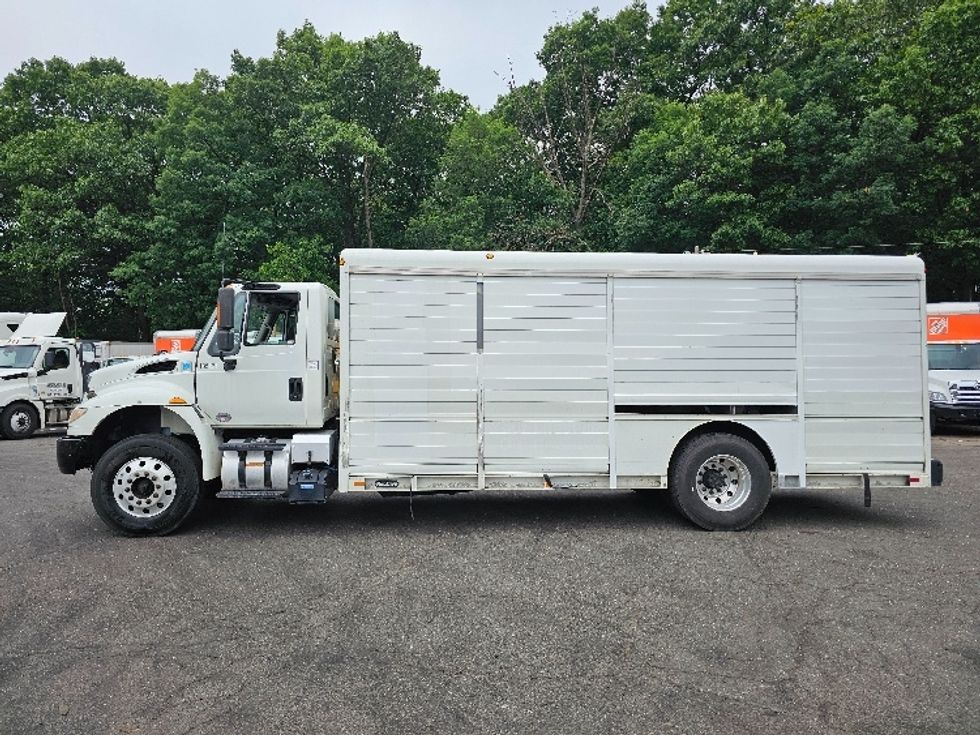 Beverage Truck-Light and Medium Duty Trucks-International-2018-4300-Edison-NJ-200,302\n\t\tmiles-$ 26,750 - Image 4