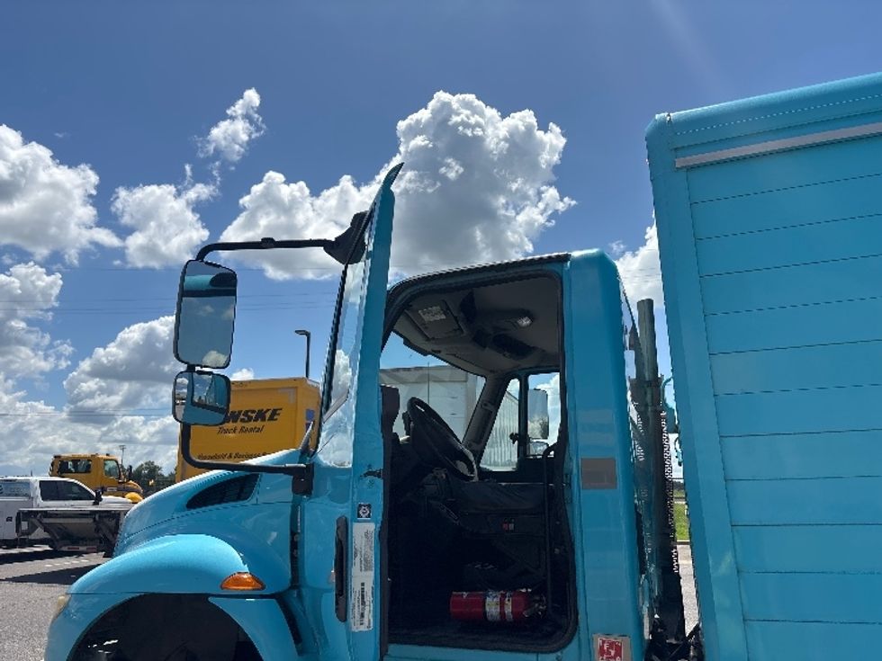 Beverage Truck-Light and Medium Duty Trucks-International-2018-4300-Hammond-LA-175,519\n\t\tmiles-$ 35,500 - Image 11