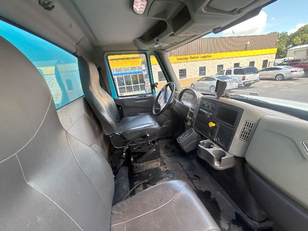 Beverage Truck-Light and Medium Duty Trucks-International-2018-4300-Hammond-LA-175,519\n\t\tmiles-$ 35,500 - Image 17