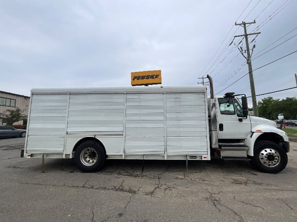 Beverage Truck-Light and Medium Duty Trucks-International-2018-4300-Sterling-VA-152,636\n\t\tmiles-$ 33,500 - Image 15