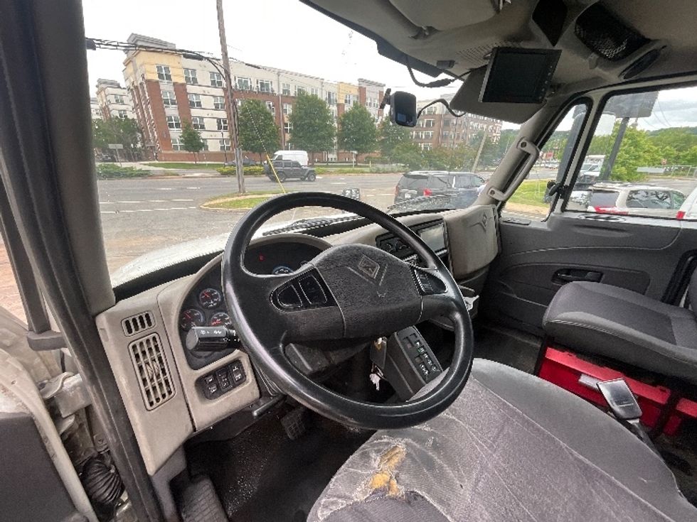 Beverage Truck-Light and Medium Duty Trucks-International-2018-4300-Sterling-VA-152,636\n\t\tmiles-$ 33,500 - Image 17