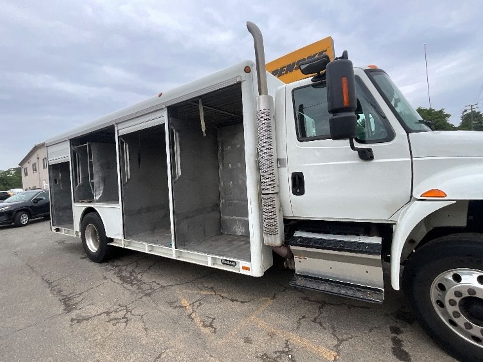 Beverage Truck-Light and Medium Duty Trucks-International-2018-4300-Sterling-VA-152,636\n\t\tmiles-$ 33,500 - Image 26