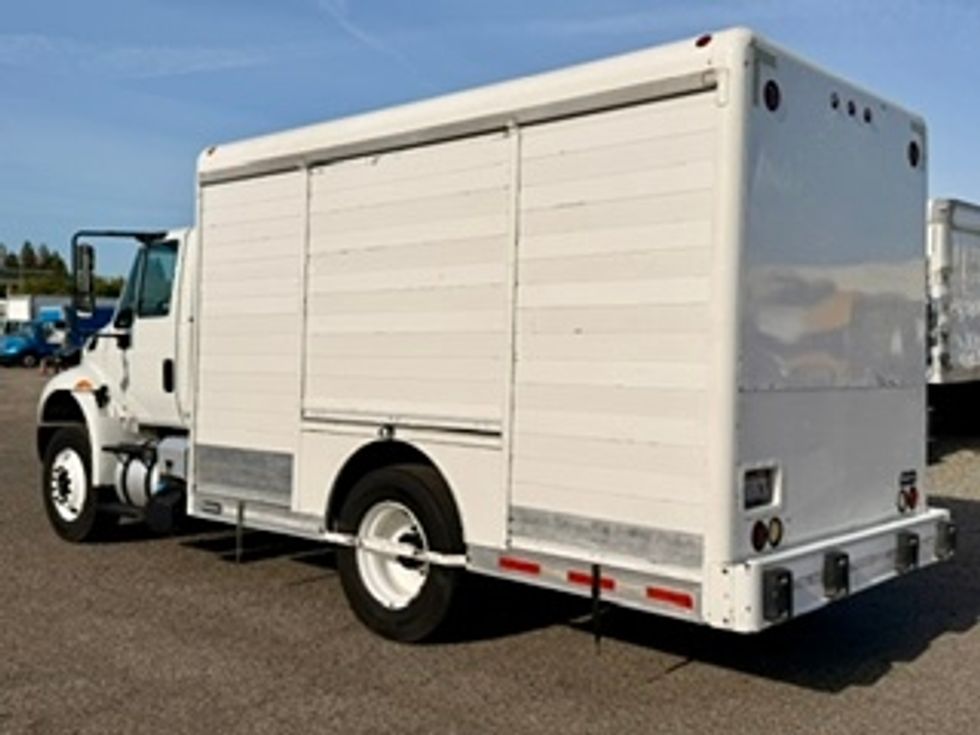 Beverage Truck-Light and Medium Duty Trucks-International-2019-4300-Stockton-CA-27,130\n\t\tmiles-$ 44,000 - Image 5