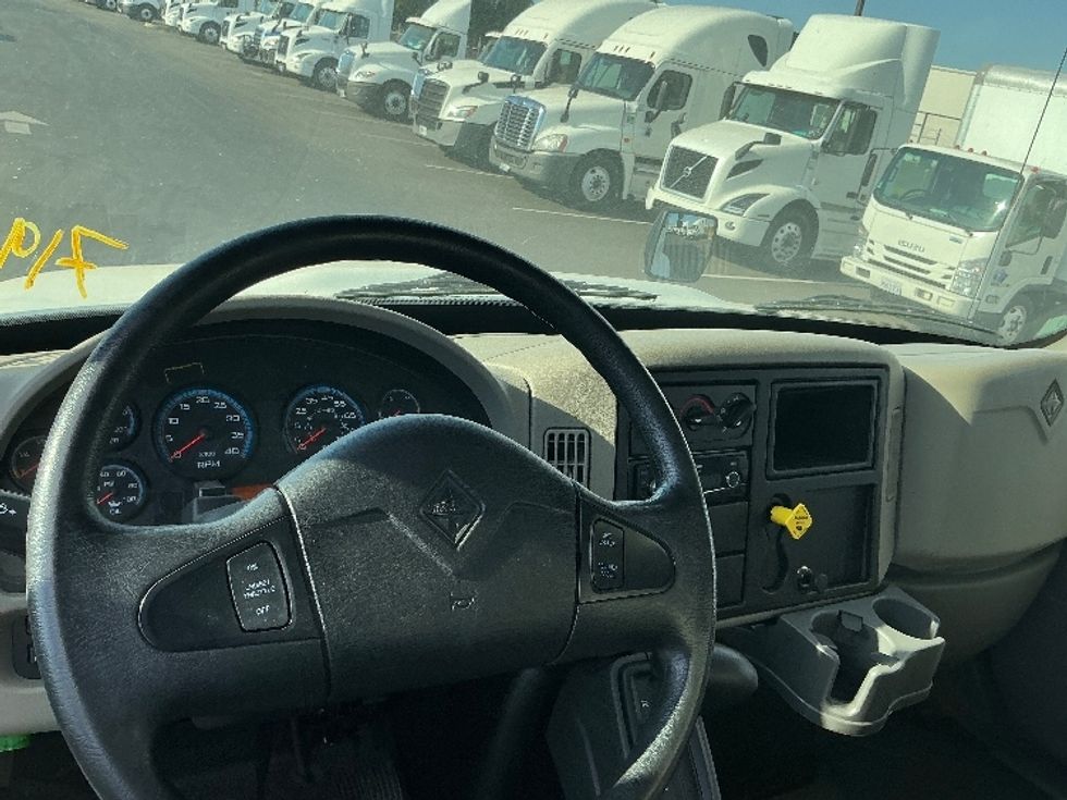 Beverage Truck-Light and Medium Duty Trucks-International-2019-4300-Stockton-CA-27,130\n\t\tmiles-$ 44,000 - Image 8