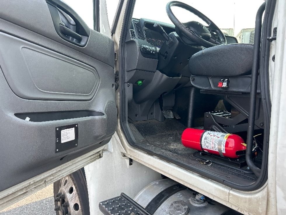 Beverage Truck-Light and Medium Duty Trucks-International-2020-MV607-Lakewood-WA-215,631\n\t\tmiles-$ 29,500 - Image 19