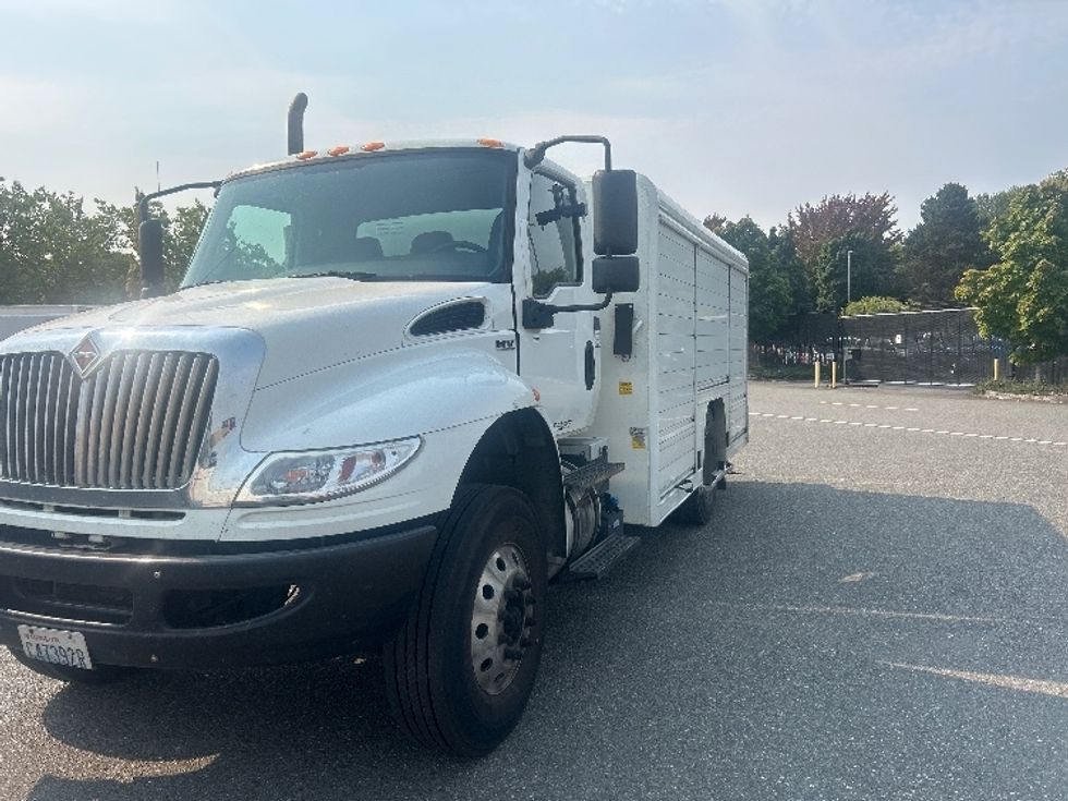 Beverage Truck-Light and Medium Duty Trucks-International-2020-MV607-Lakewood-WA-215,631\n\t\tmiles-$ 29,500 - Image 3