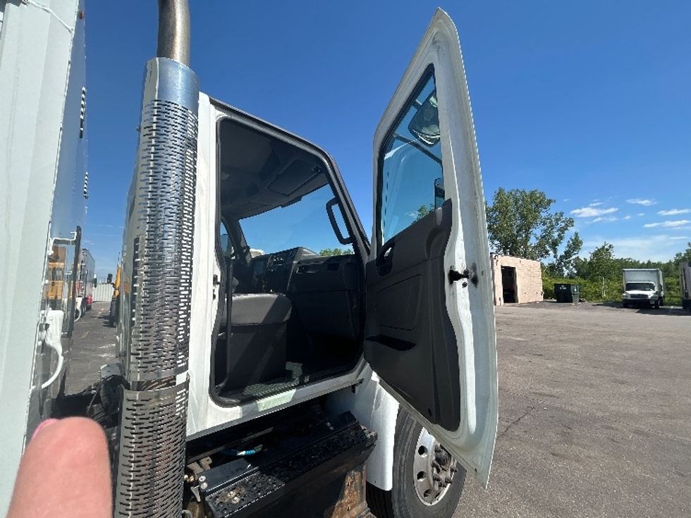 Beverage Truck-Light and Medium Duty Trucks-International-2020-MV607-Lansing-MI-274,323\n\t\tmiles-$ 21,000 - Image 14
