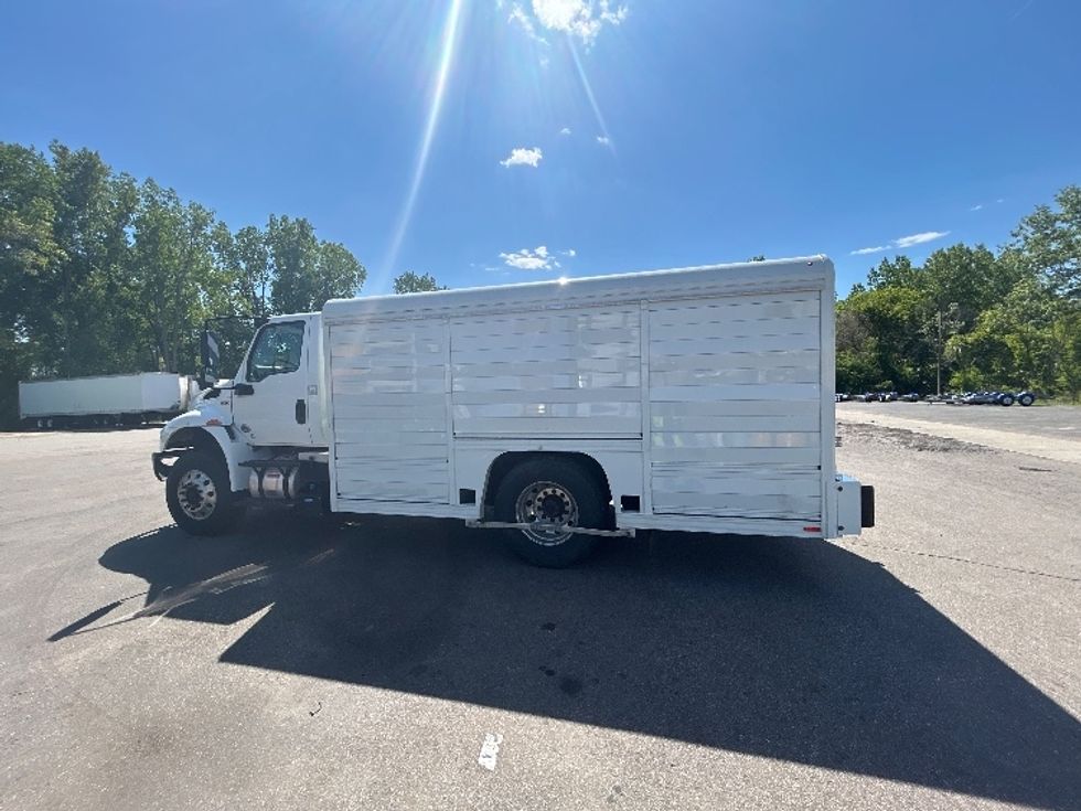 Beverage Truck-Light and Medium Duty Trucks-International-2020-MV607-Lansing-MI-274,323\n\t\tmiles-$ 21,000 - Image 4