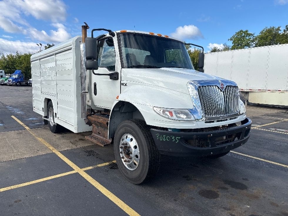 Beverage Truck-Light and Medium Duty Trucks-International-2020-MV607-Middlefield-OH-295,059\n\t\tmiles-$ 21,750 - Image 1