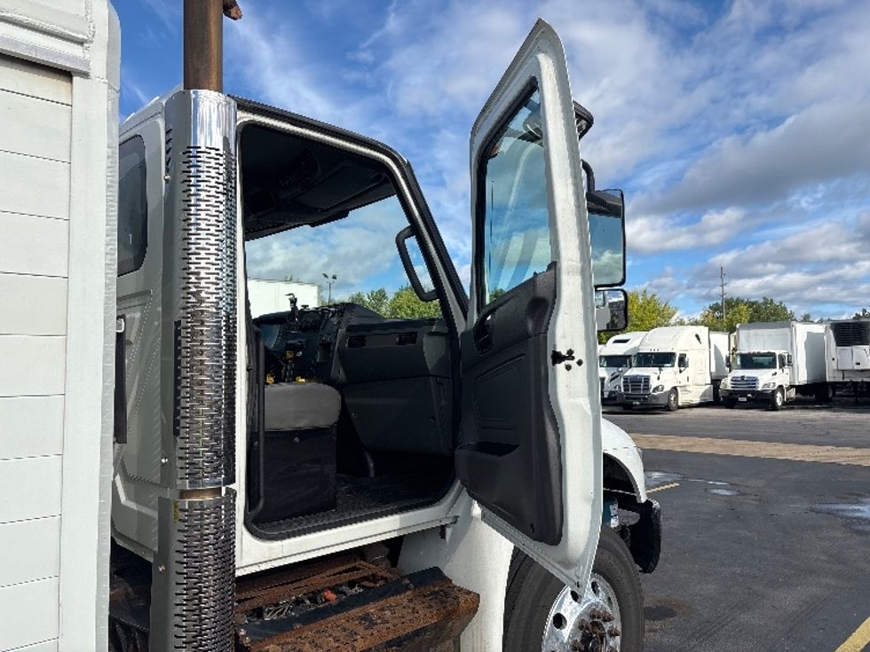 Beverage Truck-Light and Medium Duty Trucks-International-2020-MV607-Middlefield-OH-295,059\n\t\tmiles-$ 21,750 - Image 15