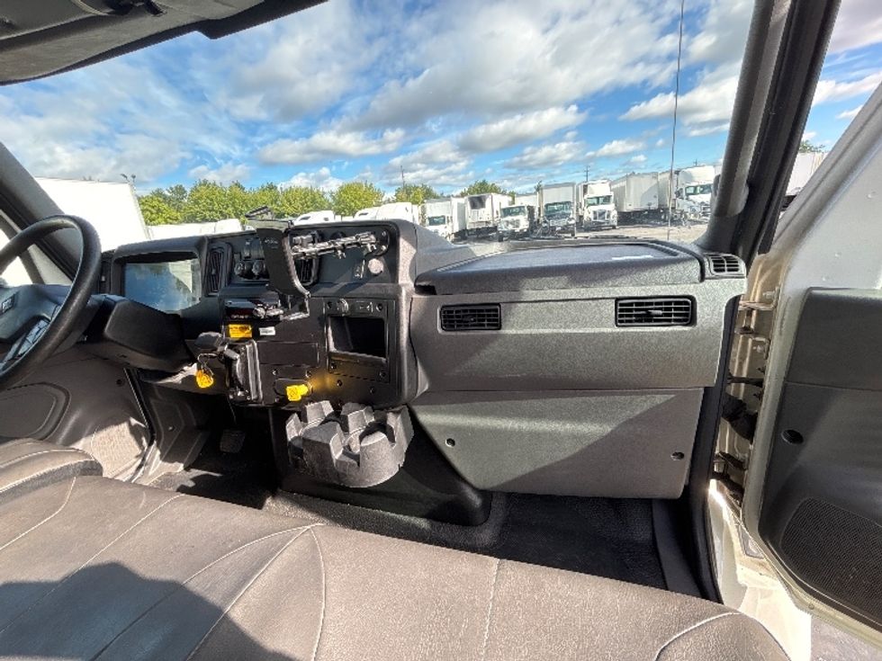 Beverage Truck-Light and Medium Duty Trucks-International-2020-MV607-Middlefield-OH-295,059\n\t\tmiles-$ 21,750 - Image 16