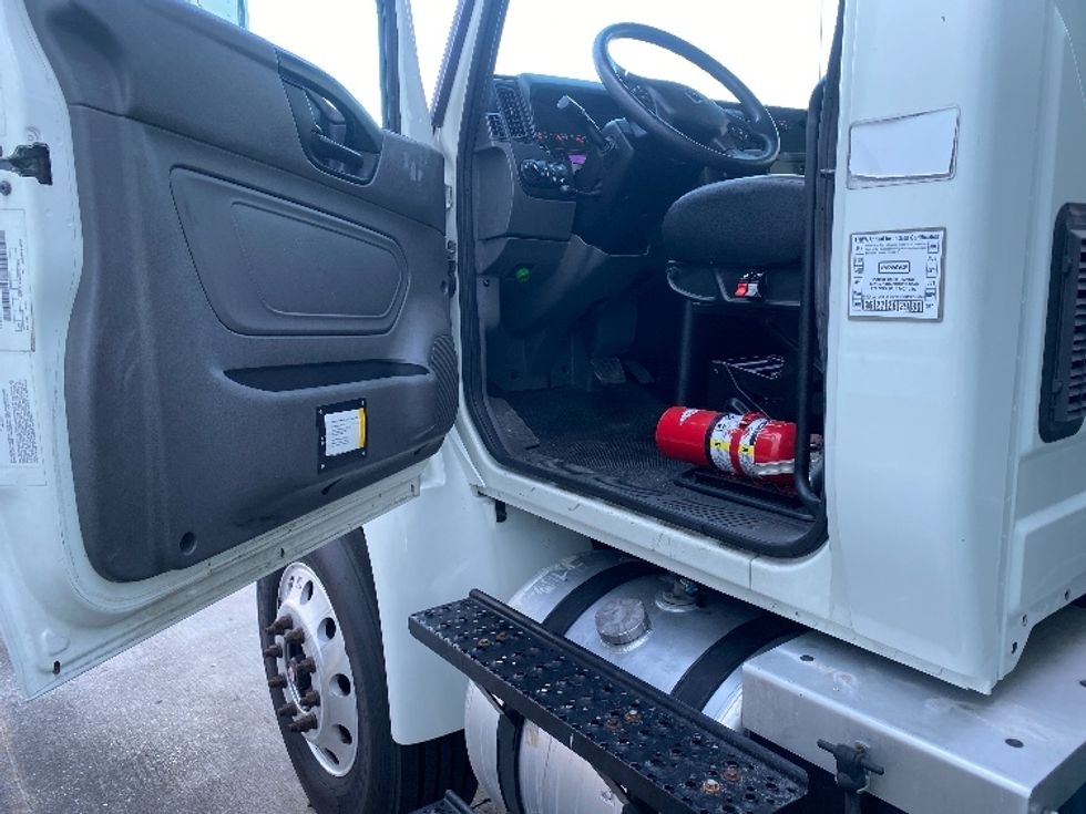 Beverage Truck-Light and Medium Duty Trucks-International-2020-MV607-Ocala-FL-123,115\n\t\tmiles-$ 42,750 - Image 13