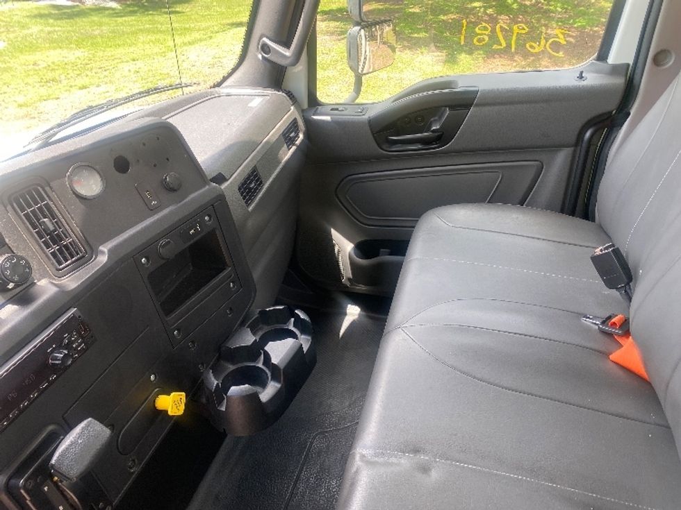 Beverage Truck-Light and Medium Duty Trucks-International-2020-MV607-Ocala-FL-123,115\n\t\tmiles-$ 42,750 - Image 16
