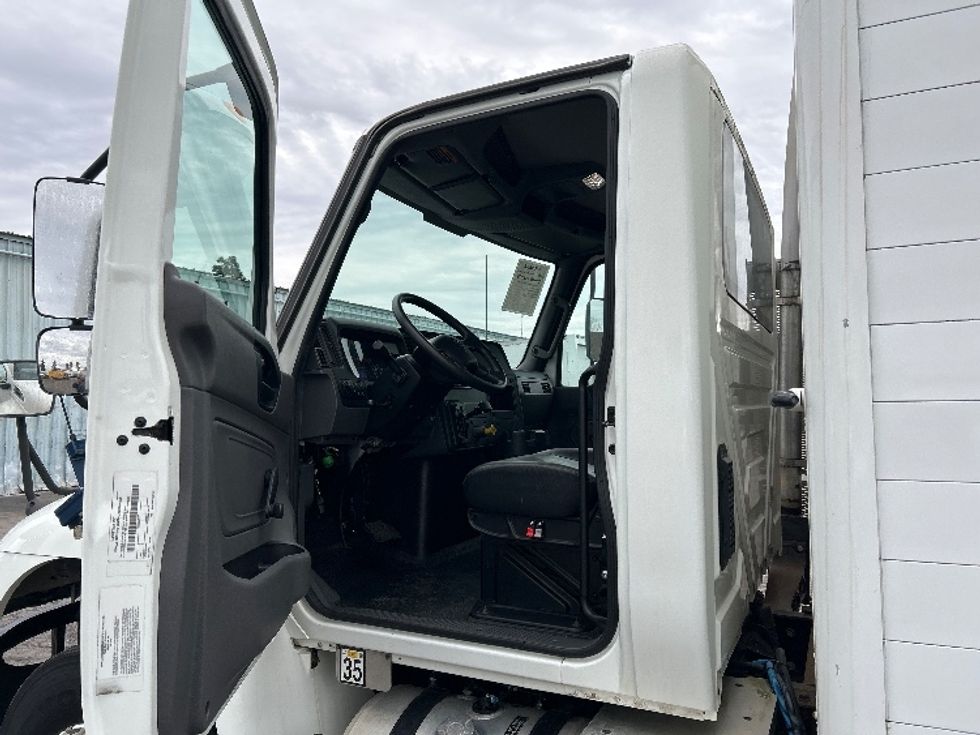 Beverage Truck-Light and Medium Duty Trucks-International-2020-MV607-West Sacramento-CA-31,600\n\t\tmiles-$ 48,500 - Image 11