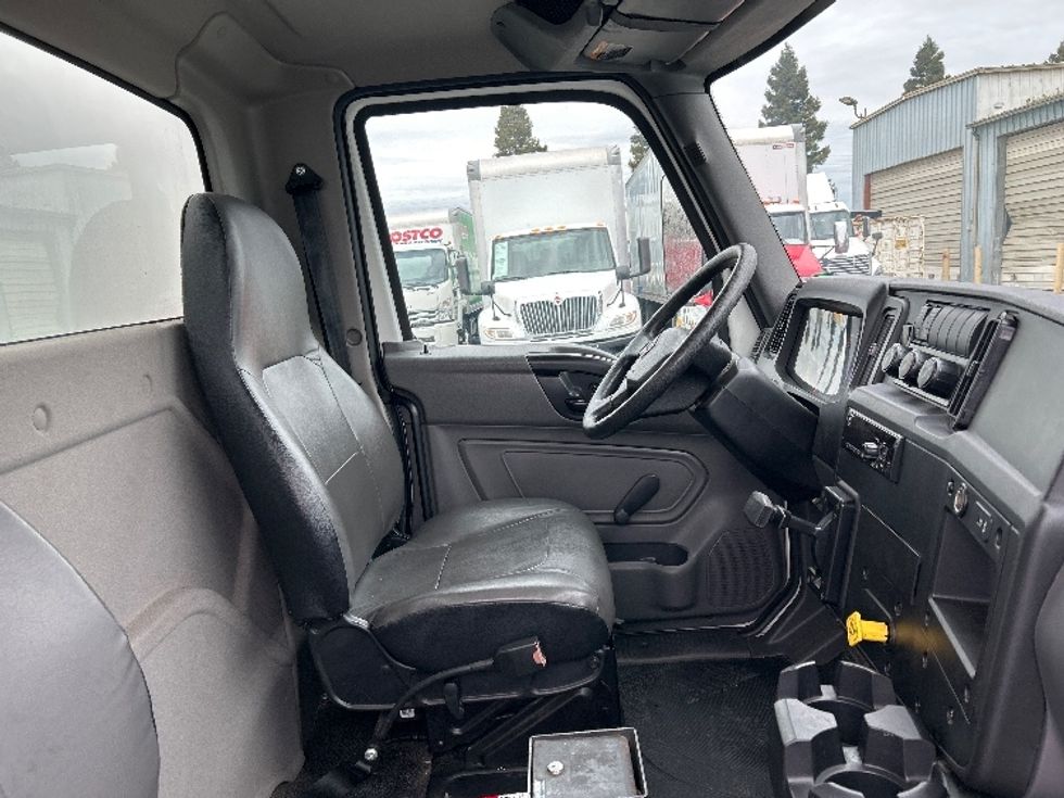 Beverage Truck-Light and Medium Duty Trucks-International-2020-MV607-West Sacramento-CA-31,600\n\t\tmiles-$ 48,500 - Image 17