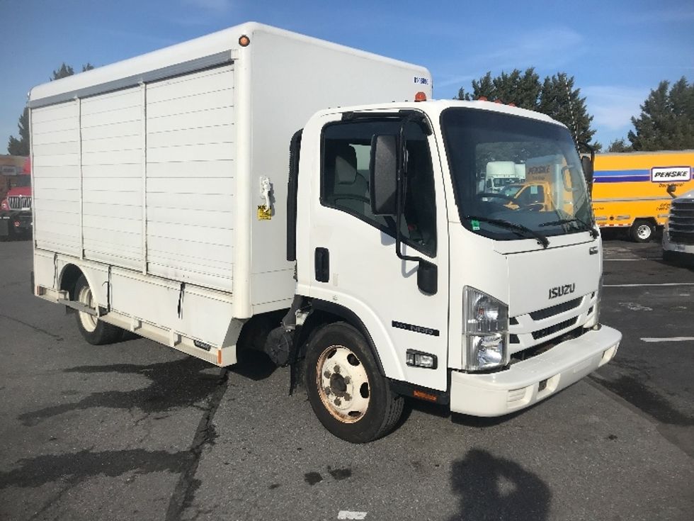 Beverage Truck-Light and Medium Duty Trucks-Isuzu-2018-NRR-Harrisburg-PA-118,391\n\t\tmiles-$ 38,000 - Image 1