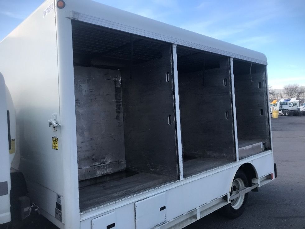Beverage Truck-Light and Medium Duty Trucks-Isuzu-2018-NRR-Harrisburg-PA-118,391\n\t\tmiles-$ 38,000 - Image 11