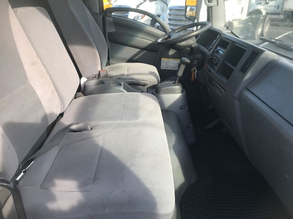 Beverage Truck-Light and Medium Duty Trucks-Isuzu-2018-NRR-Harrisburg-PA-118,391\n\t\tmiles-$ 38,000 - Image 21