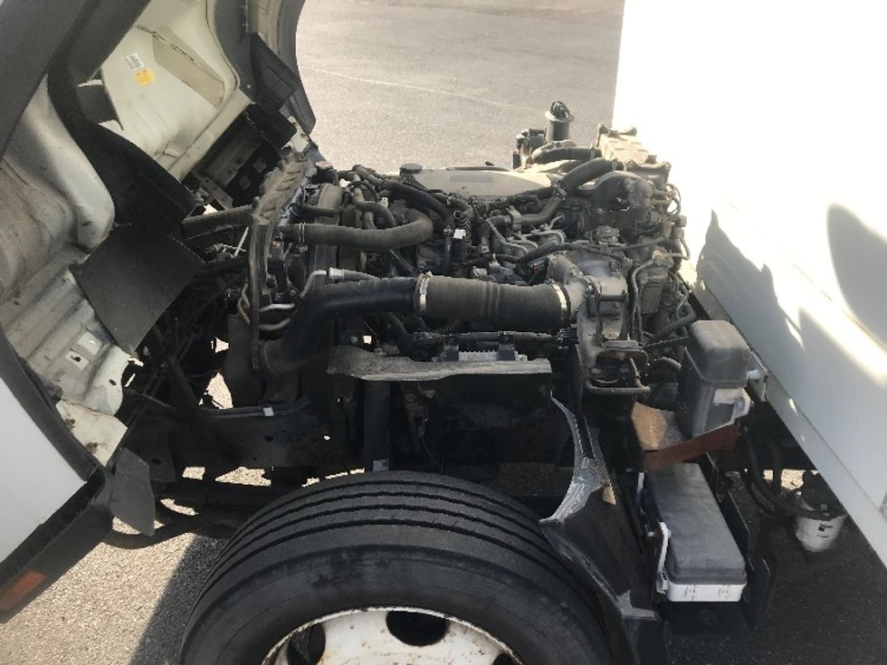 Beverage Truck-Light and Medium Duty Trucks-Isuzu-2018-NRR-Harrisburg-PA-118,391\n\t\tmiles-$ 38,000 - Image 23