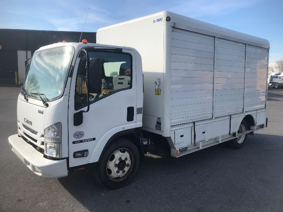 Beverage Truck-Light and Medium Duty Trucks-Isuzu-2018-NRR-Harrisburg-PA-118,391\n\t\tmiles-$ 38,000 - Image 3