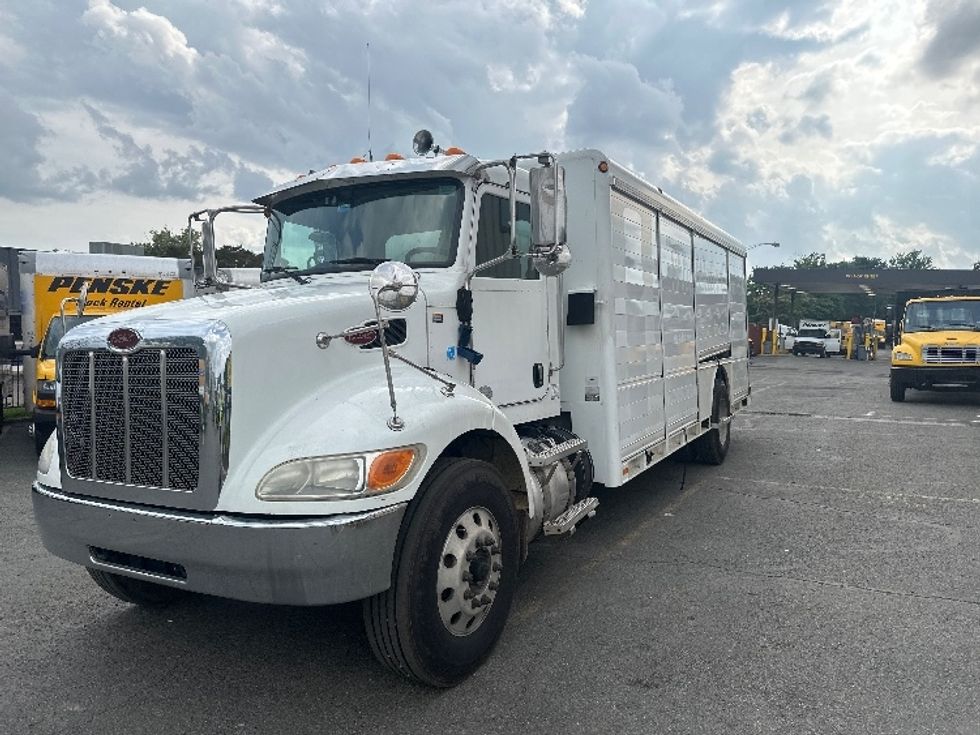 Beverage Truck-Light and Medium Duty Trucks-Peterbilt-2016-337-Sterling-VA-193,622\n\t\tmiles-$ 33,750 - Image 3