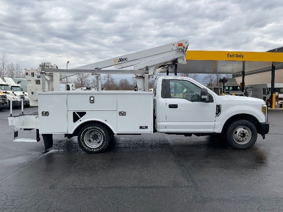 2019 Ford F-350 photo 12