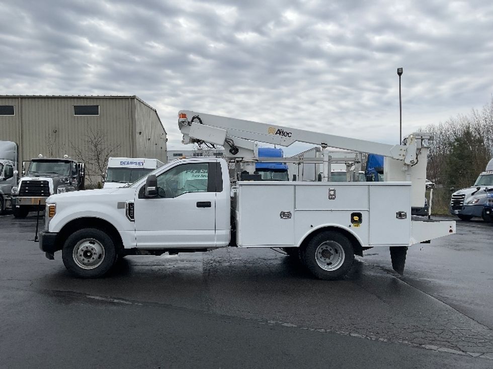 2019 Ford F-350 photo 4