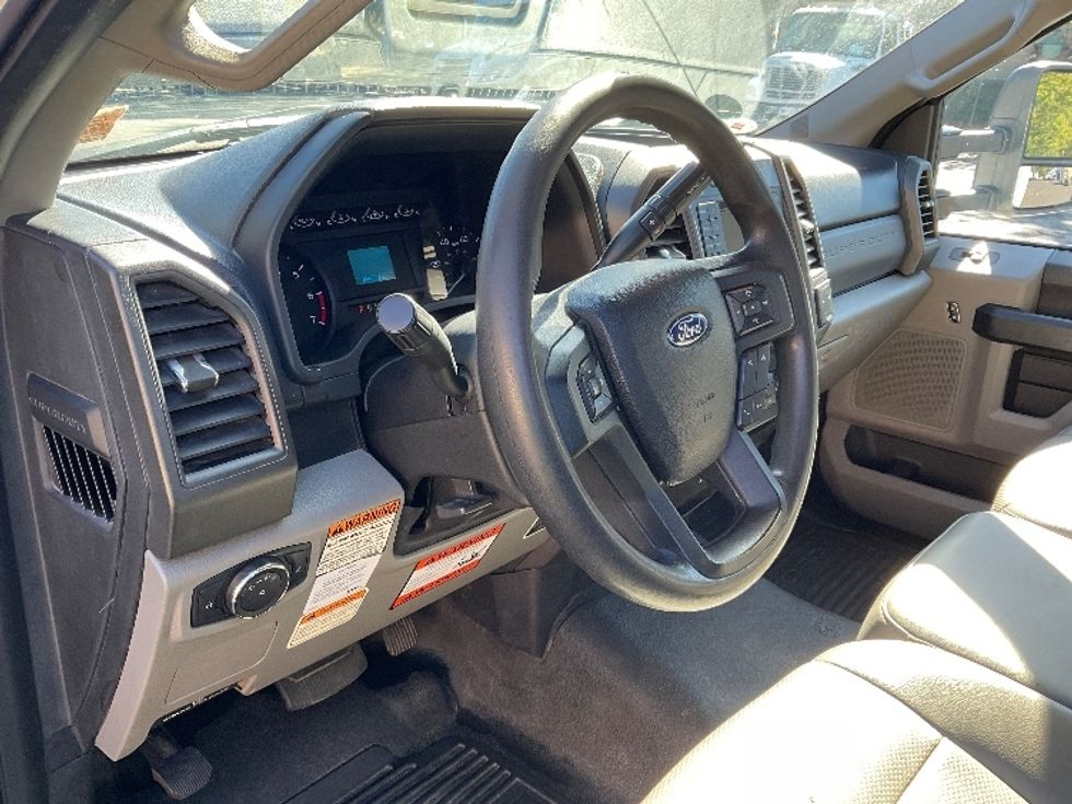 Bucket Truck-Specialized Equipment-Ford-2019-F350-York-PA-84,807\n\t\tmiles-$ 49,000 - Image 13